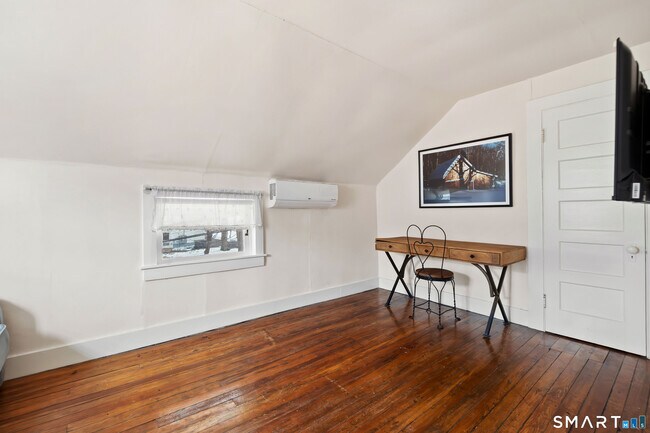 Building Photo - 263 Seymour Rd