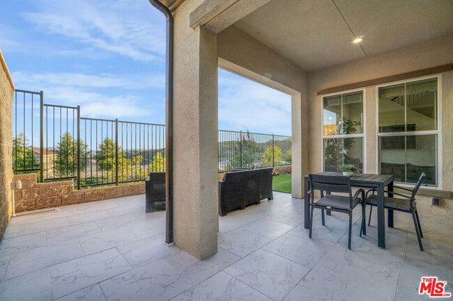 Building Photo - 20818 Bur Oak Cir