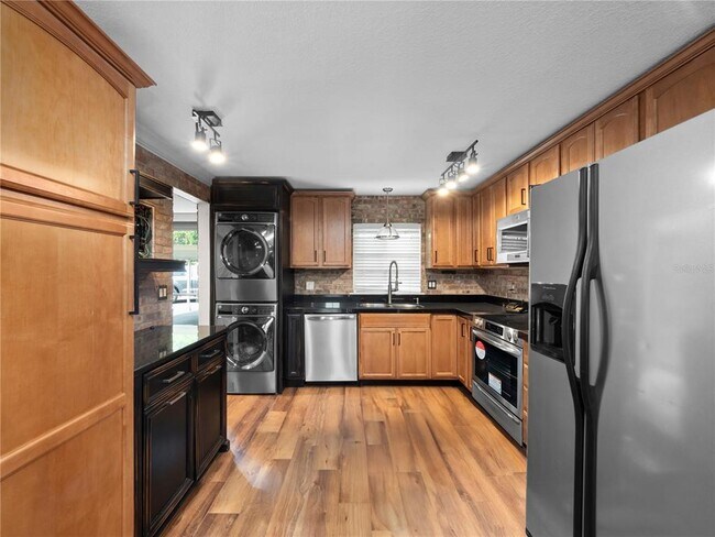 Building Photo - 210 Magnolia Rd