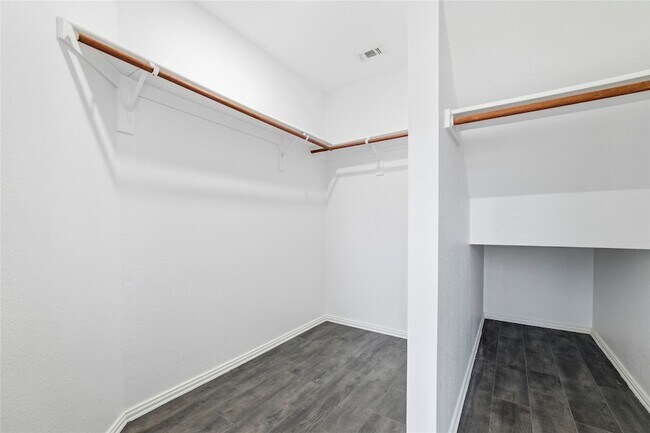 Building Photo - 412 Cypress Hill Dr