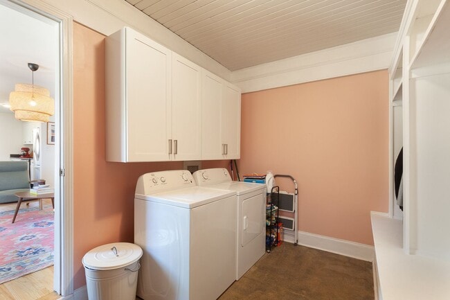 Building Photo - Beautifully Updated Home in Vibrant Atlanta Neighborhood