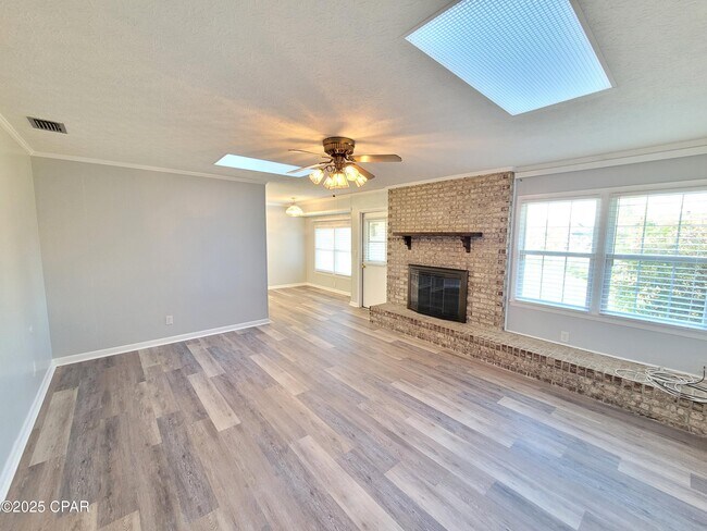 Building Photo - 2512 W 27th St