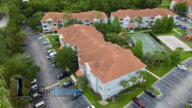 Building Photo - 18001 Richmond Pl Dr