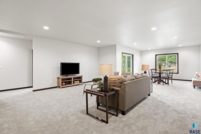 Building Photo - 1107 S Foss Ave