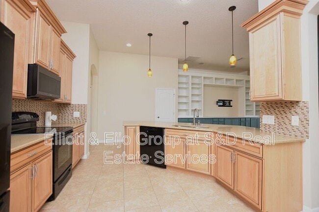 Building Photo - 5632 Aral Dr