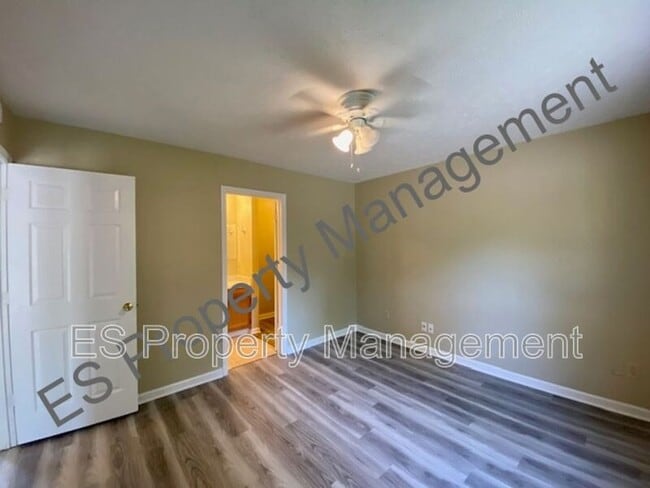Building Photo - 4936 W Troy Ave