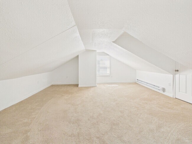 Building Photo - 270 Calder St