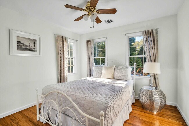 Building Photo - 1025 Peconic Bay Blvd