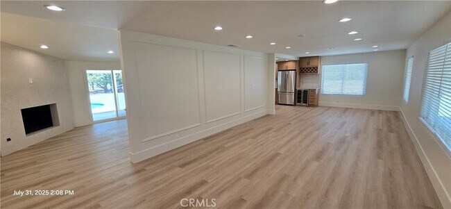 Building Photo - 3024 Sonrisa Dr