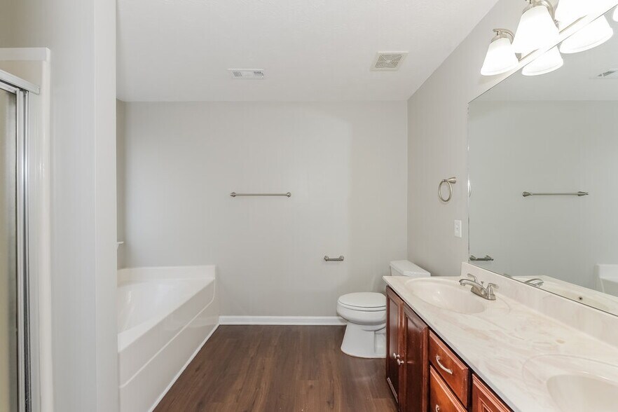 Building Photo - 2809 Windcrest Tr