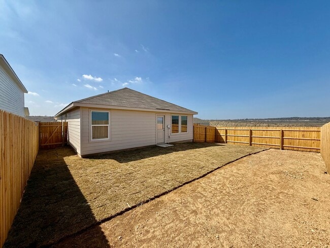 Building Photo - BRAND NEW 3 Bedroom, 2 Bathroom home on a corner lot in New Braunfels!