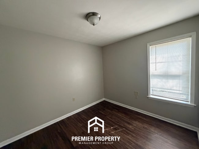 Building Photo - 3712 Covington Pike