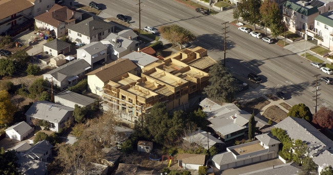 Primary Photo - Montrose Villas
