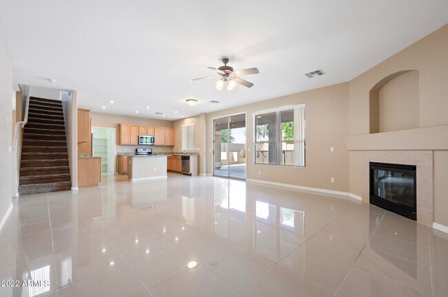Building Photo - 2684 E Birchwood Pl