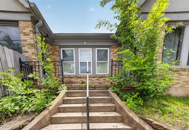 Building Photo - 2601 S University Dr