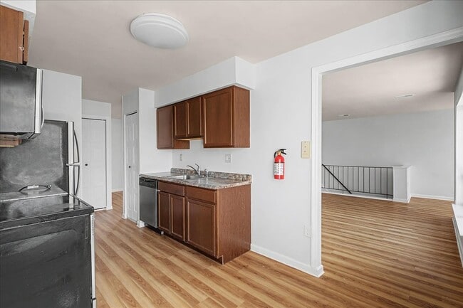 Building Photo - 66 Banner Ct