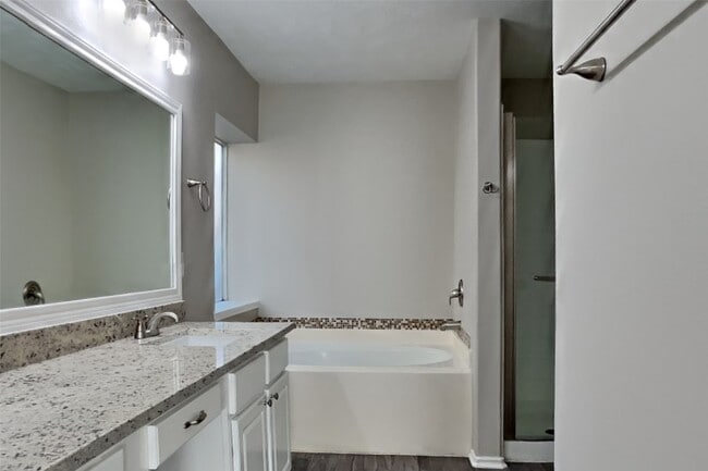 Building Photo - 32106 Willow Creek Park