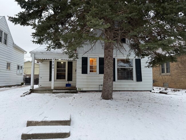 Building Photo - 1720 S 59th St