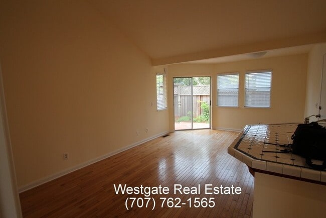 Building Photo - 1439 Morning Glory Dr