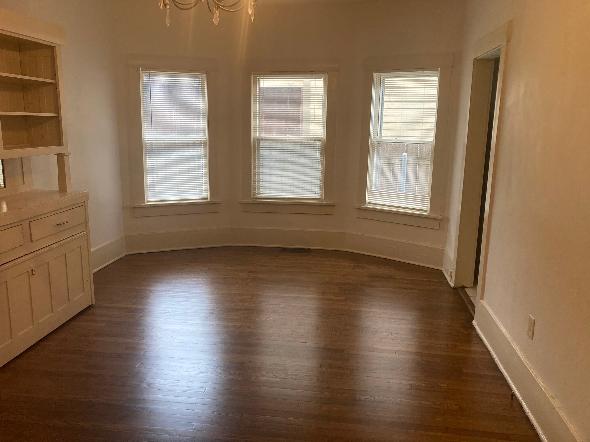 Building Photo - 434 N Topeka Ave