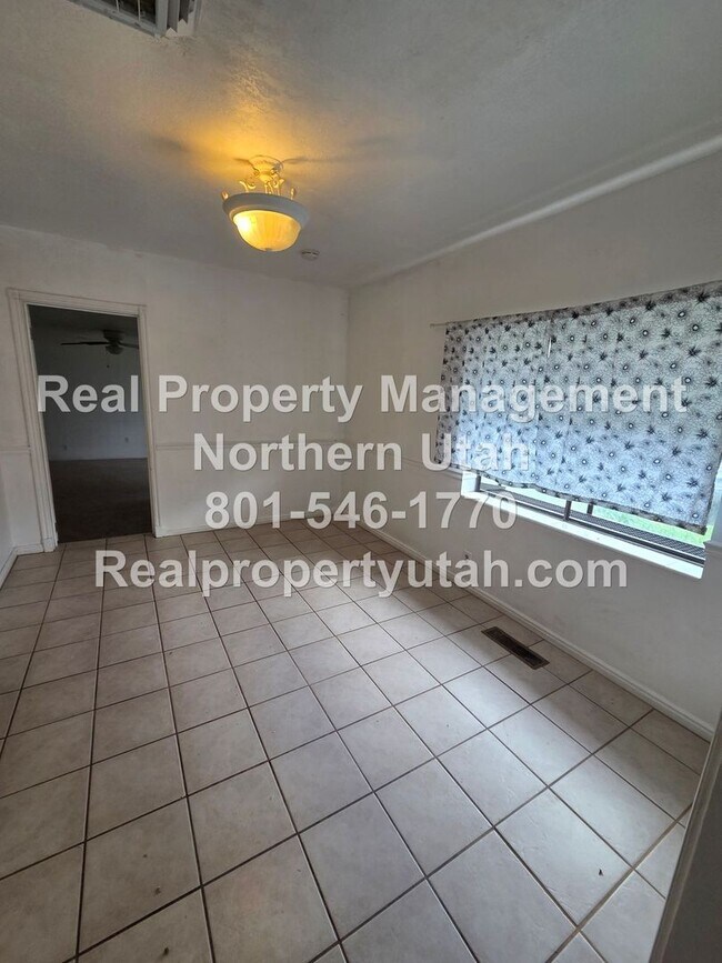 Building Photo - 486 15th St
