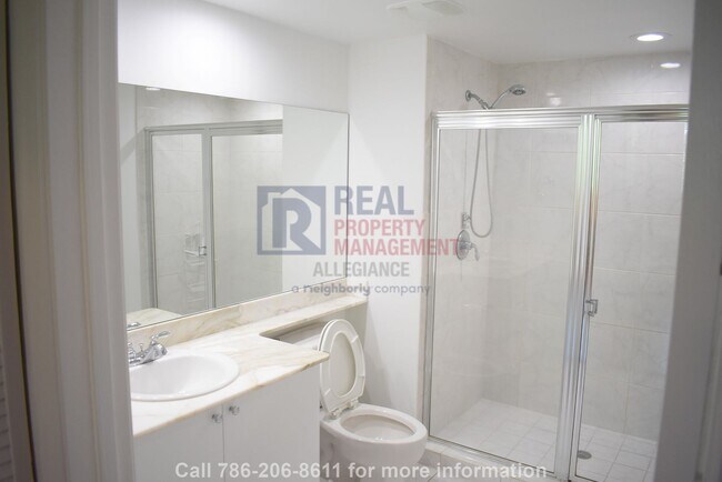 Building Photo - Modern 2BR/2BA Condo in Aventura – Furnish...