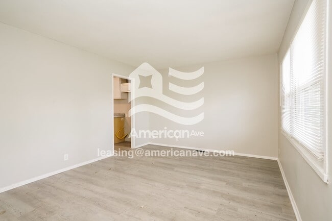 Building Photo - 3125 Hart Dr