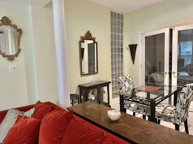 Building Photo - 2403 Shreve Hill Rd