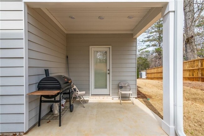 Building Photo - 4700 Blake Lp