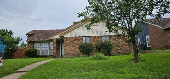 Building Photo - 2016 Catskill Dr