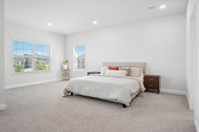 Building Photo - 7207 Daytona Mews