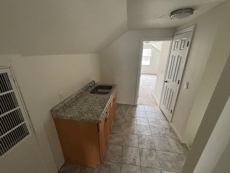 Building Photo - 7 Berry Rd