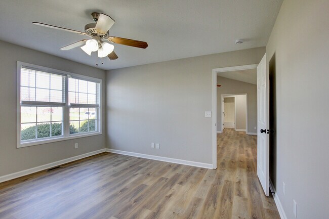 Building Photo - 51 Winding Oaks