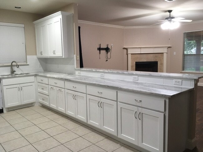 Building Photo - 9714 October Glory Ln