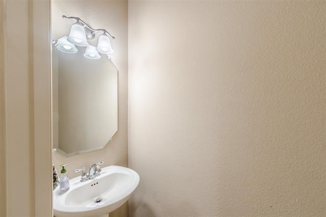 Building Photo - 12373 Payne St