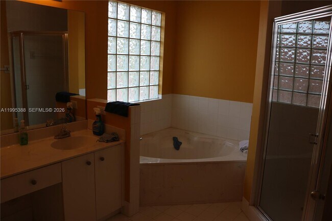 Building Photo - 62 Gables Blvd