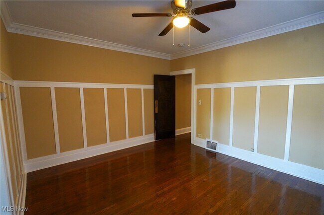 Building Photo - 1365 Phelps Ave