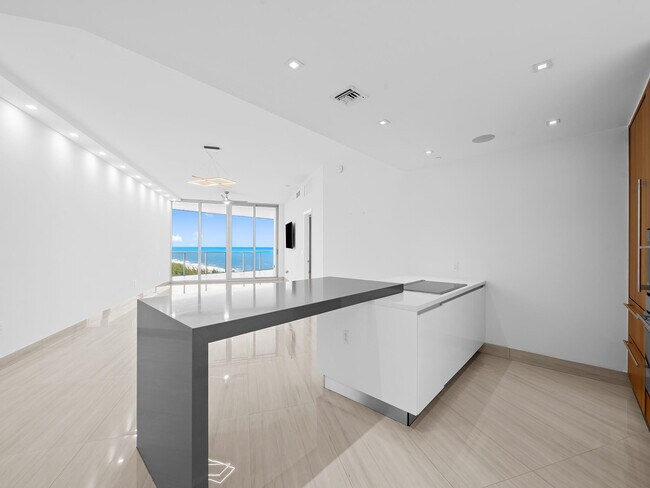 Building Photo - 701 N Fort Lauderdale Beach Blvd