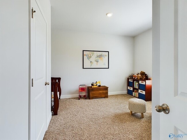 Building Photo - 219 Maureen Dr SW