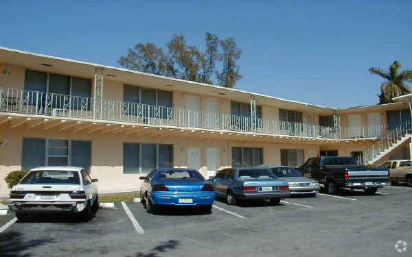 Building Photo - Fuentes Apartments III