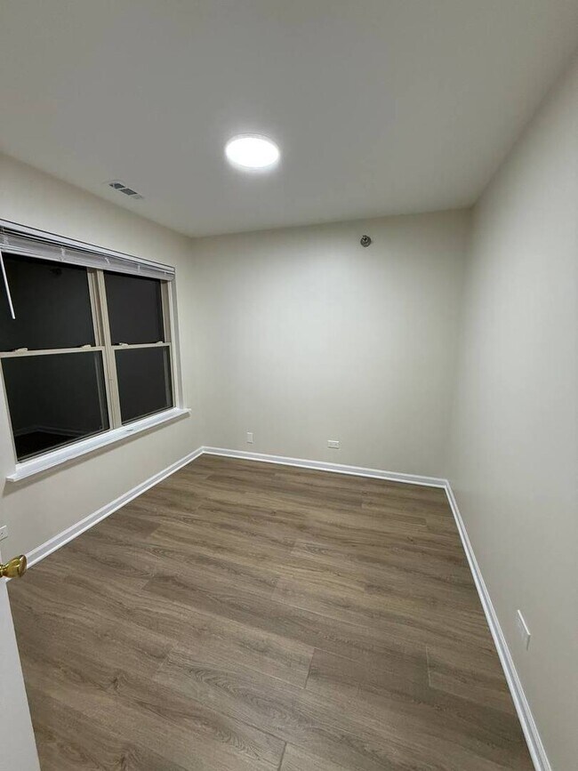 Building Photo - 209 Glengarry Dr