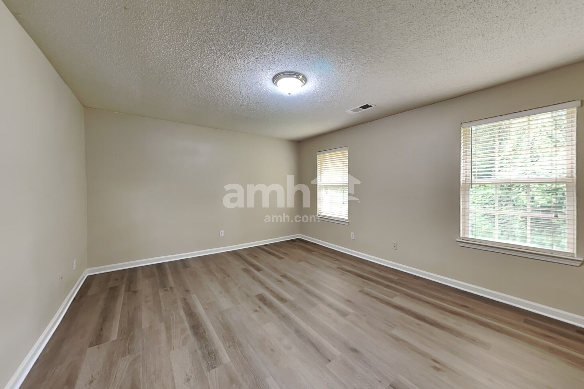 Building Photo - 1610 Thornwick Ter