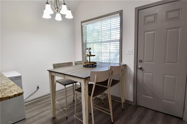 Building Photo - 2582 Candler Way