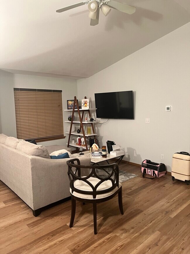 Building Photo - 232 Poplar St