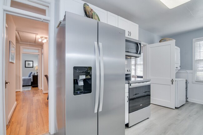 Building Photo - 2631 Oakland Ave