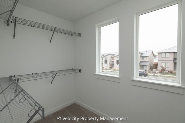 Building Photo - Rent Reduced!!