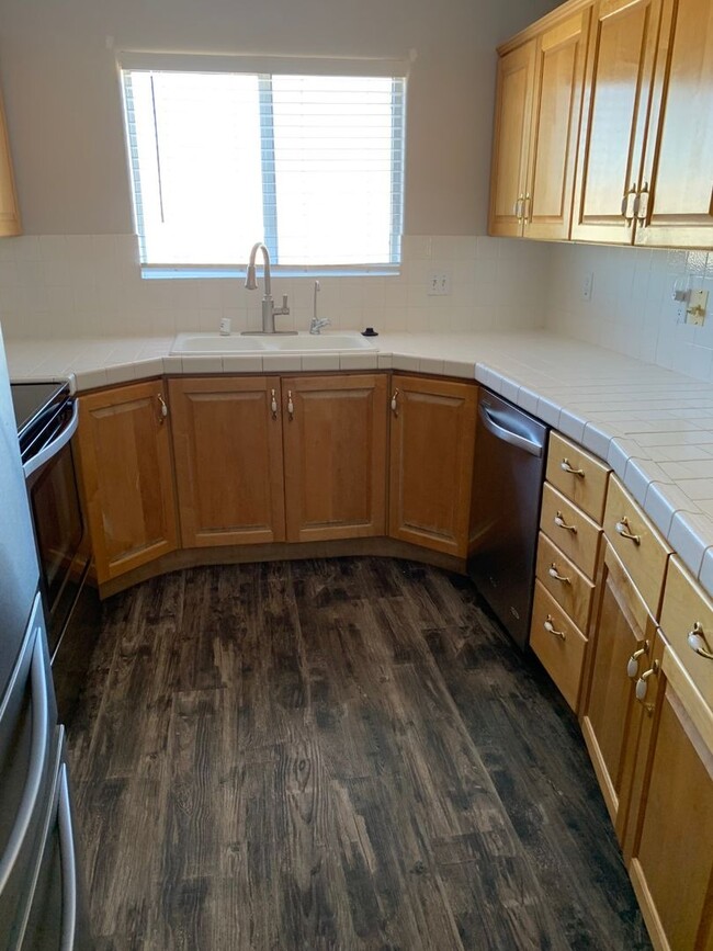 Primary Photo - Aztec Circle Townhome, 2 bedroom 2.5 bath,...