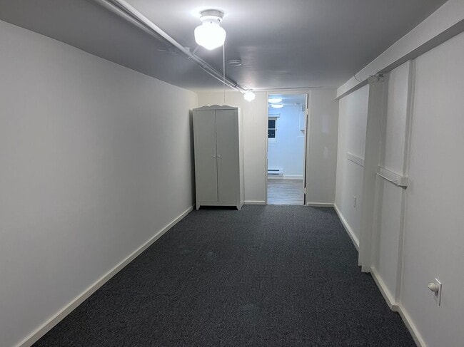 Building Photo - 221 Channing St NE