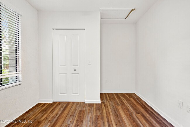 Building Photo - 170 Twine St