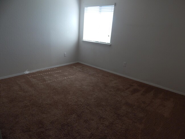 Building Photo - 1310 Stonewall Ridge